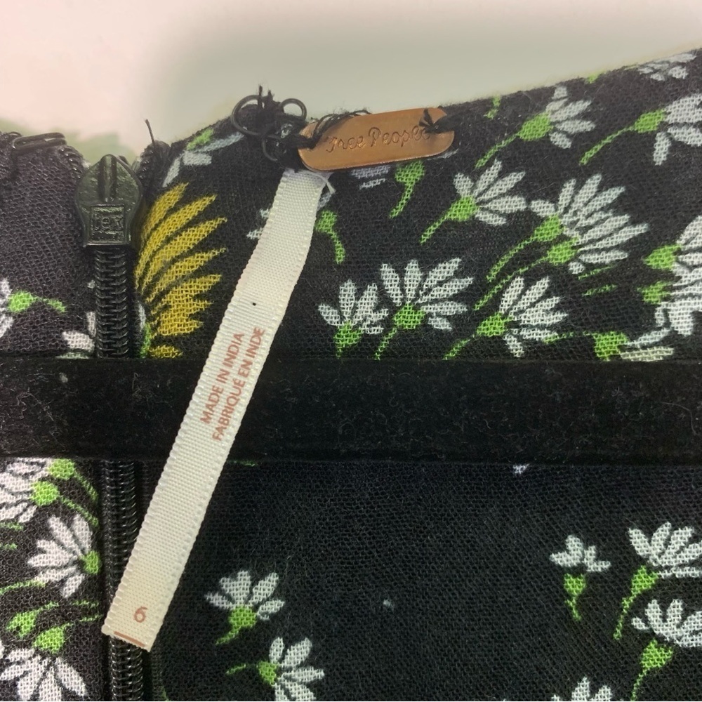 Free People Jinx Black Floral Romper Cutout and Tie Front size 6 - Picture 5 of 10